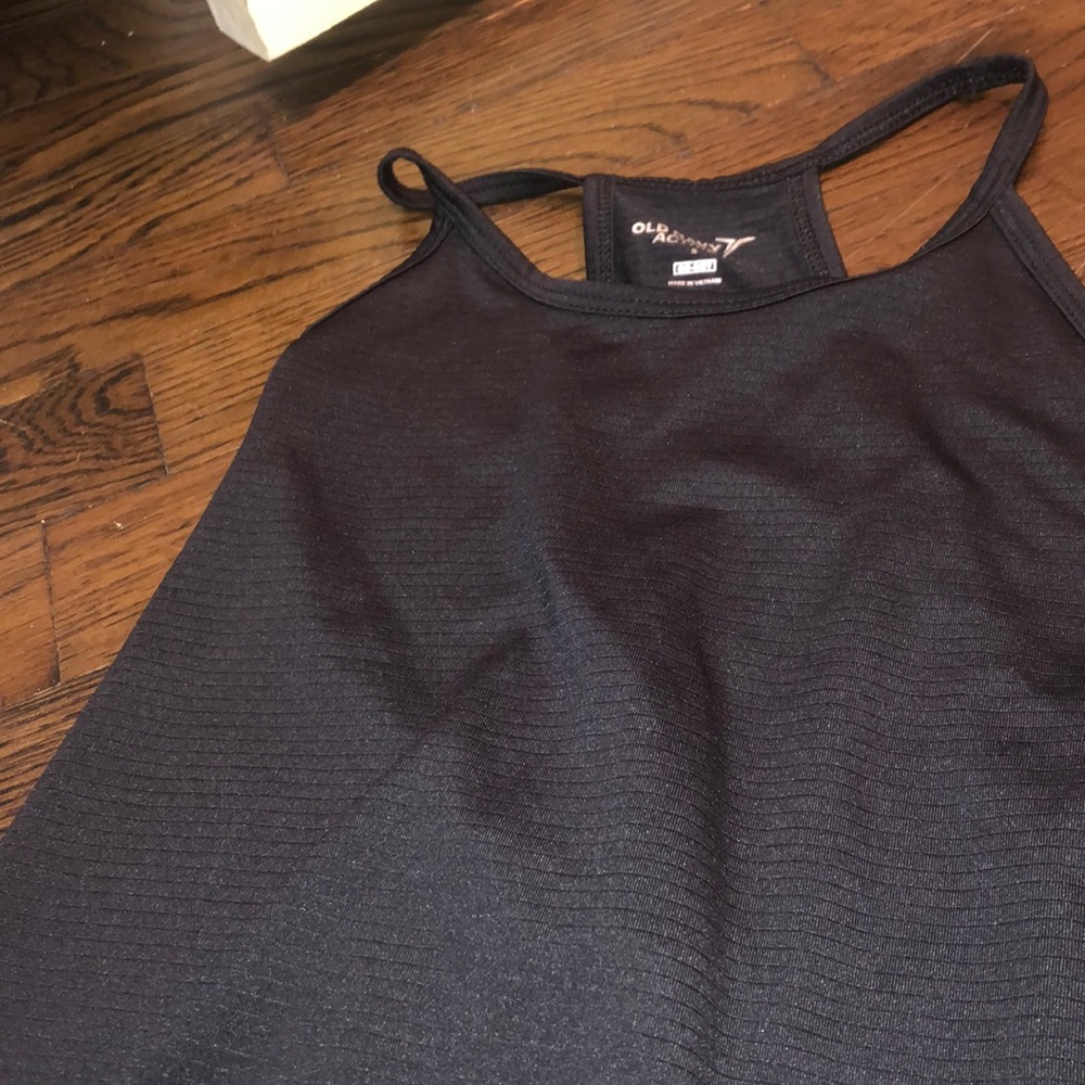 Workout top - Picture 2 of 2